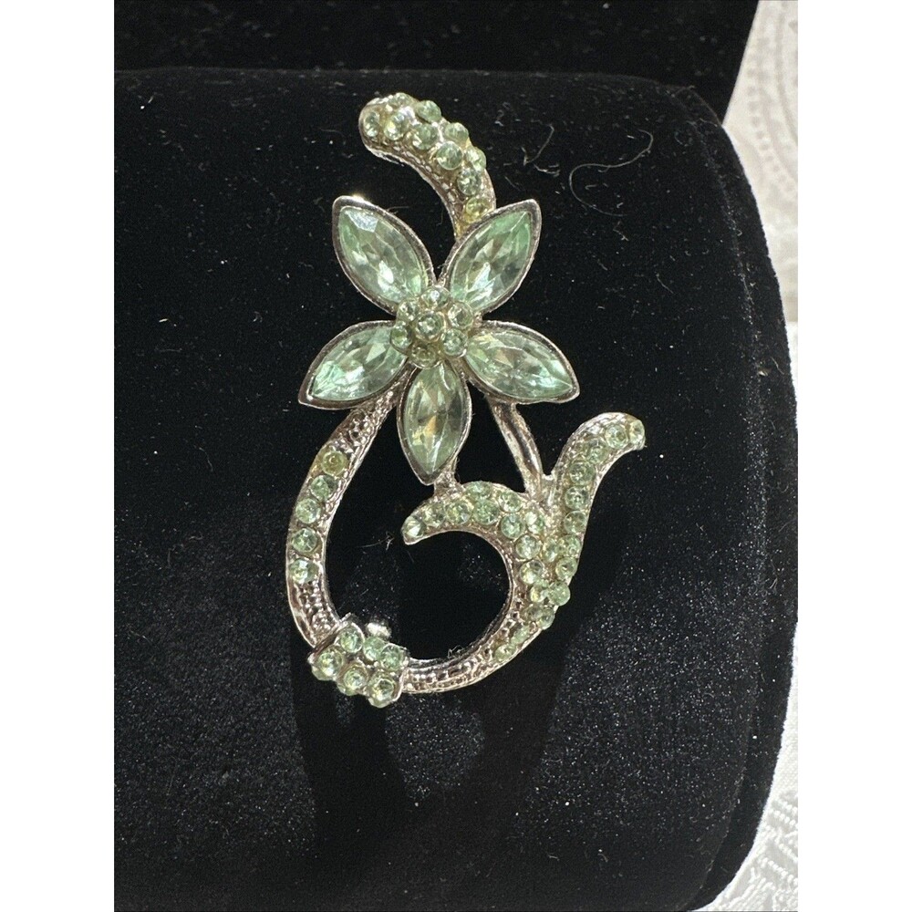 Vintage Green Stone Pin